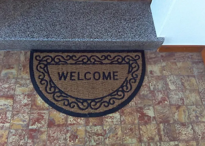 Klein Am Natursteig Sieg Apartamento *